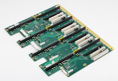 Quad split chassis backplane